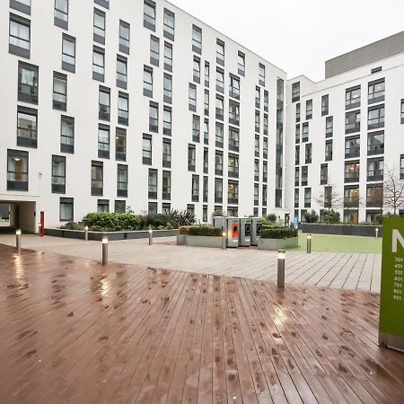 런던 Sterling Court In Wembley 아파트 외부 사진