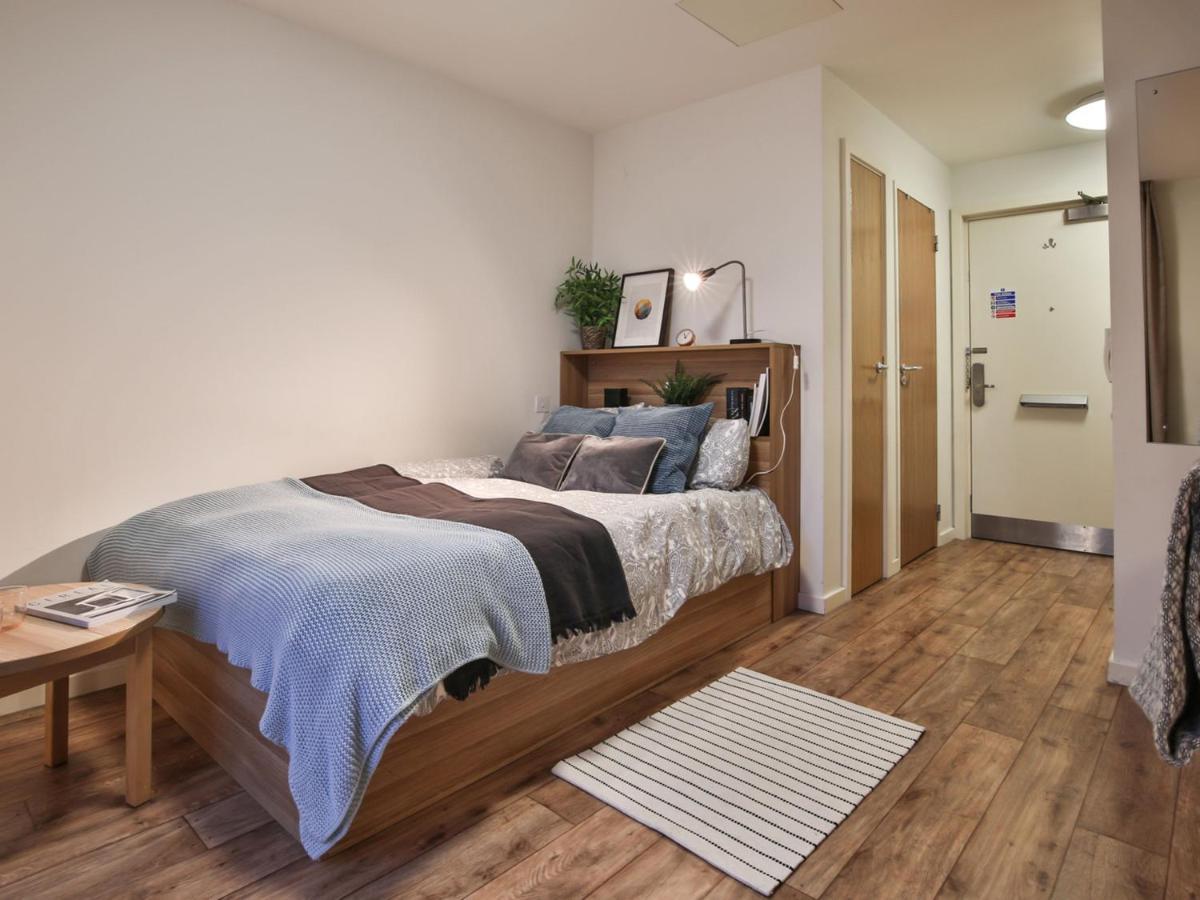 런던 Sterling Court In Wembley 아파트 외부 사진