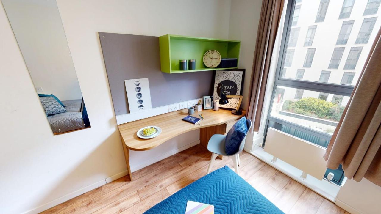 런던 Sterling Court In Wembley 아파트 외부 사진